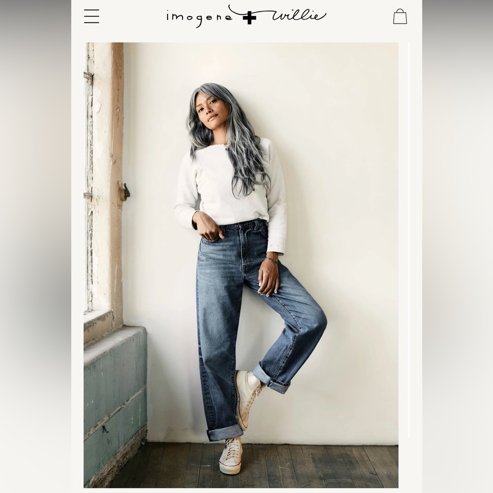 Imogene and Willie high wasted wide leg light wash Catherine Jean size 33 denim